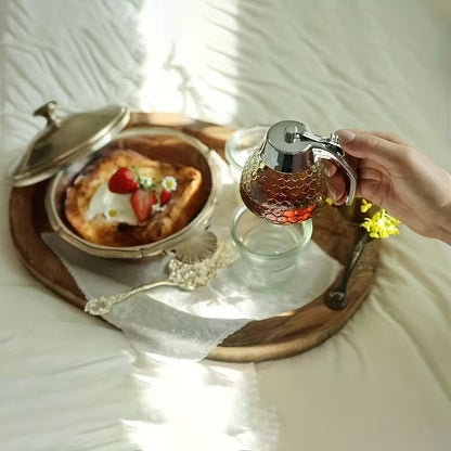 Drip-free honey dispenser, maple syrup pouring bottle, honey jar with stand, exquisite honeycomb-shaped honey pitcher