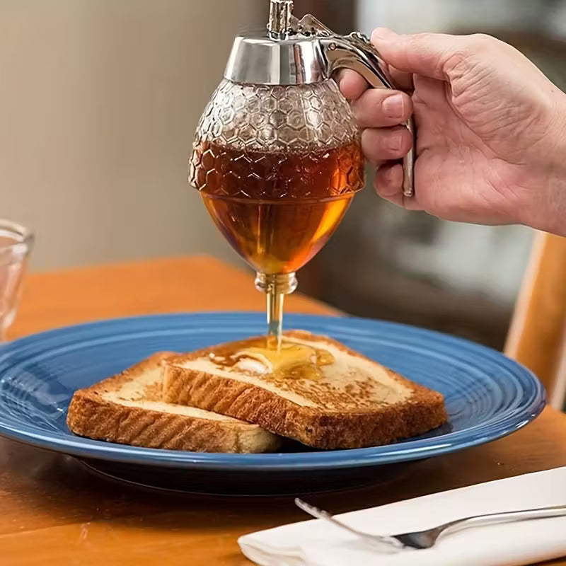 Drip-free honey dispenser, maple syrup pouring bottle, honey jar with stand, exquisite honeycomb-shaped honey pitcher