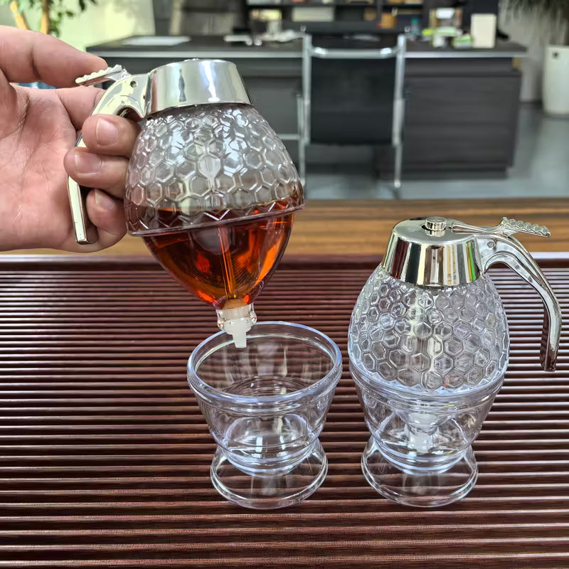 Drip-free honey dispenser, maple syrup pouring bottle, honey jar with stand, exquisite honeycomb-shaped honey pitcher